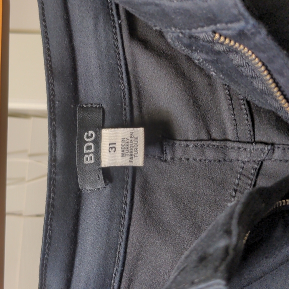 BDG - Urban Outfitters High Waisted Black Short - Size 31 - Picture 10 of 10